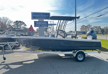2026 Robalo 206 Cayman Shark Gray Boat